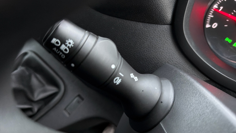 Renault Master Lwb Diesel Fwd LM35dCi 135 Business+ Medium Roof Van